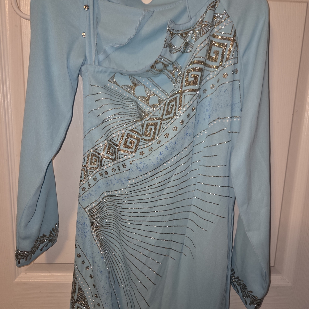 Women’s Traditional Vietnamese Áo Dài Set